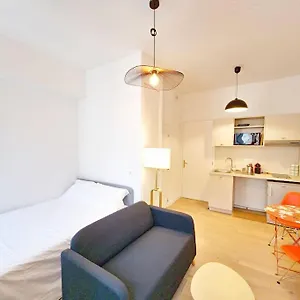 Studio Calme Et Lumineux - Ascenceur - Gare -metro Appartement